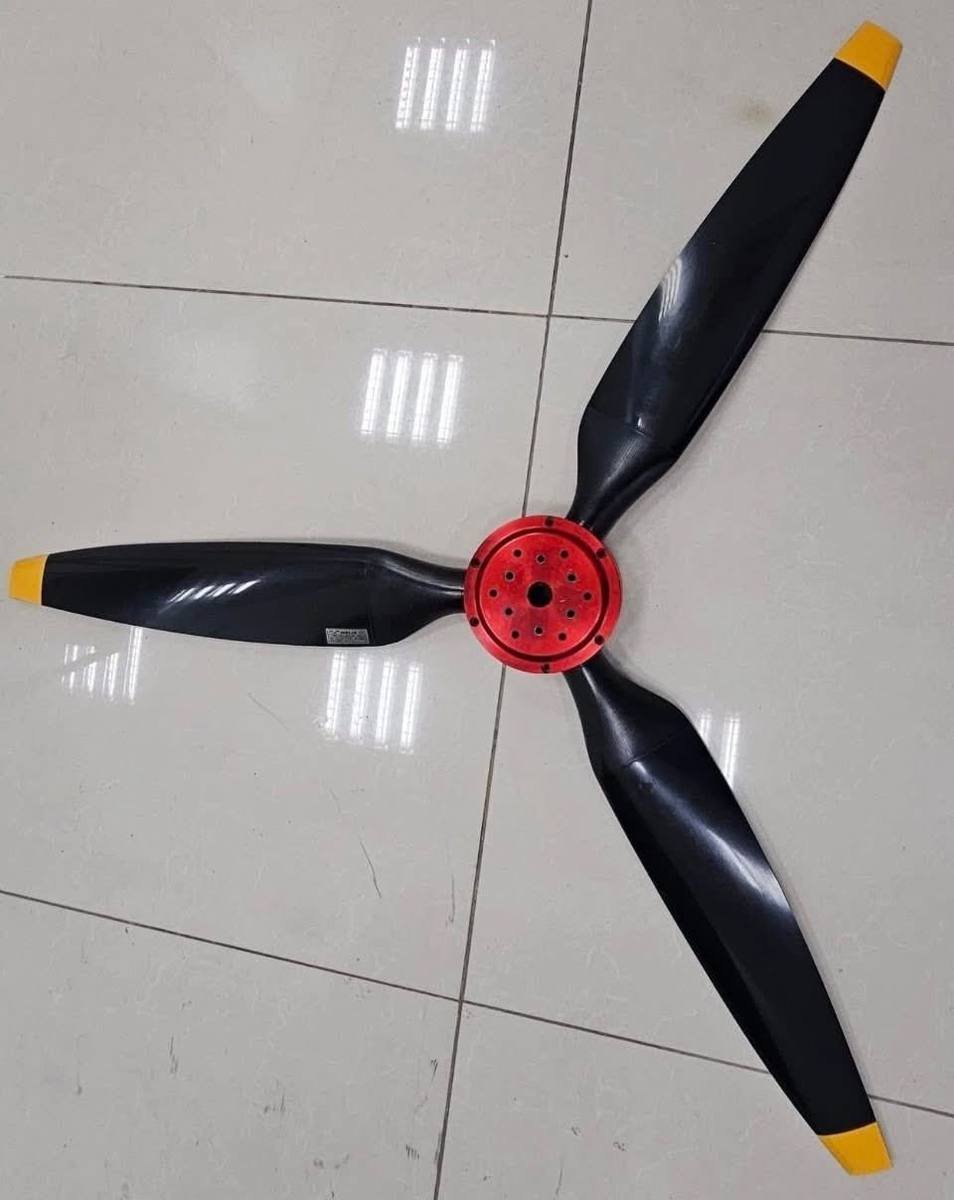 Helix H50V Carbon Fiber 3-Blade Propeller